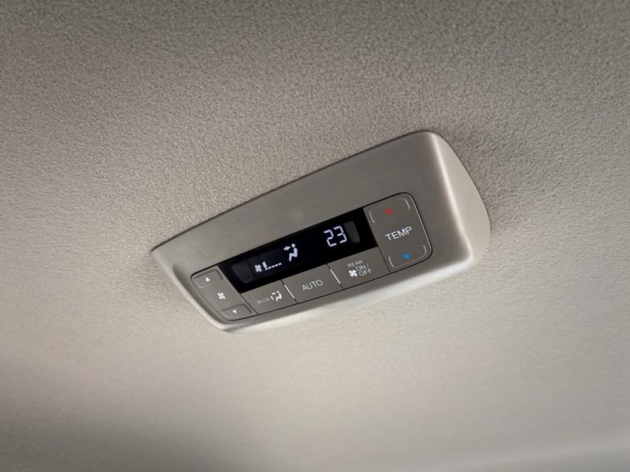 Stepwgn EHEV EX Cool - Image 7